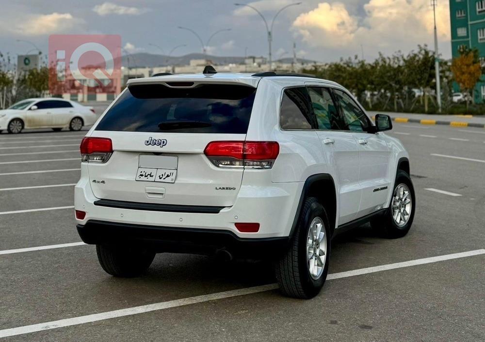 جیپ گراند شیرۆکی